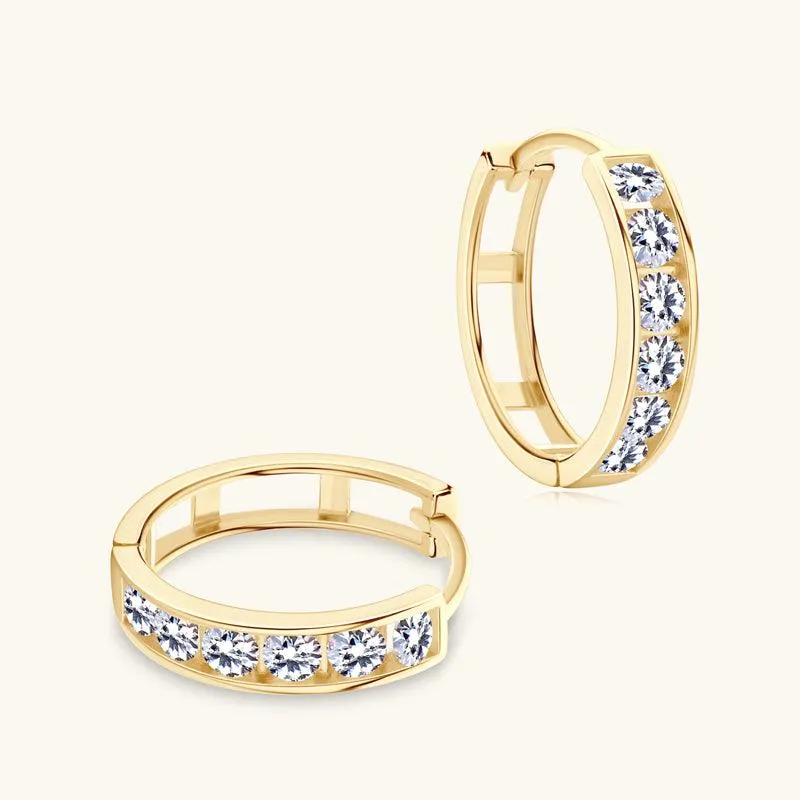 Brillante goldene Pavé-Creolen