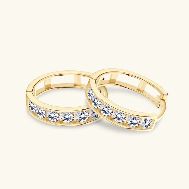 Brillante goldene Pavé-Creolen