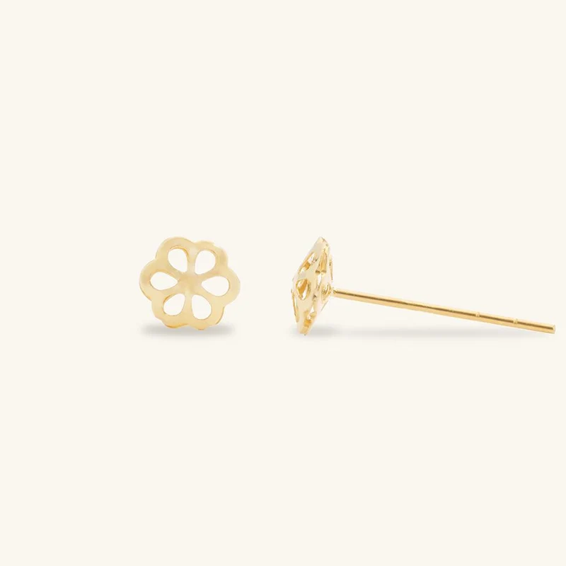 Glänzende goldene Pflaumenblüten-Ohrstecker