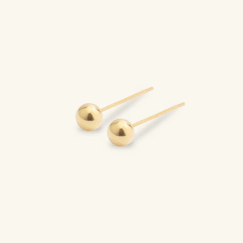 Glänzende goldene Kugel-Ohrstecker