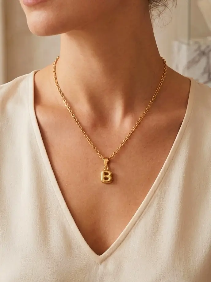 Bubble Letter Charm Halskette