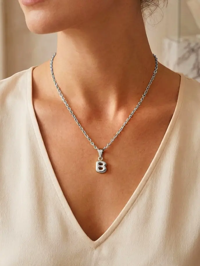 Bubble Letter Charm Halskette