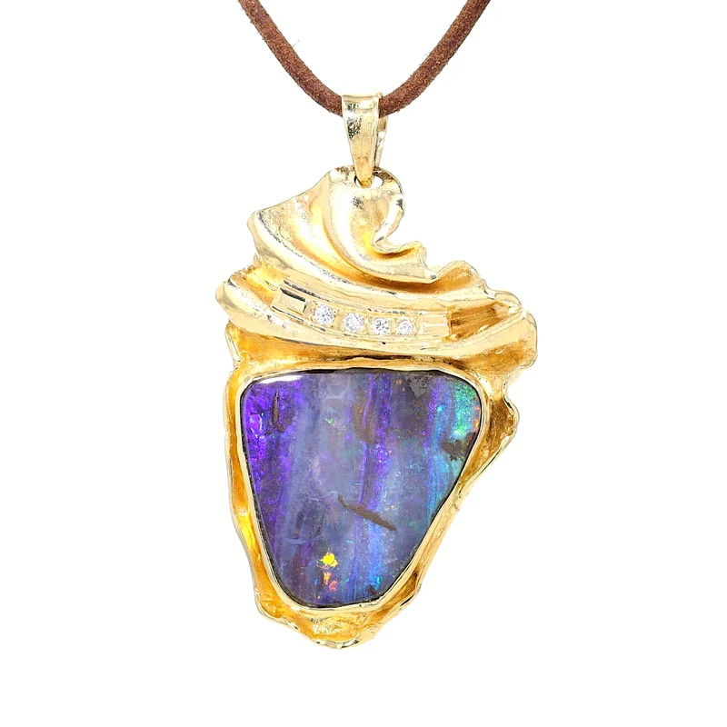 Opal auf der Bühne