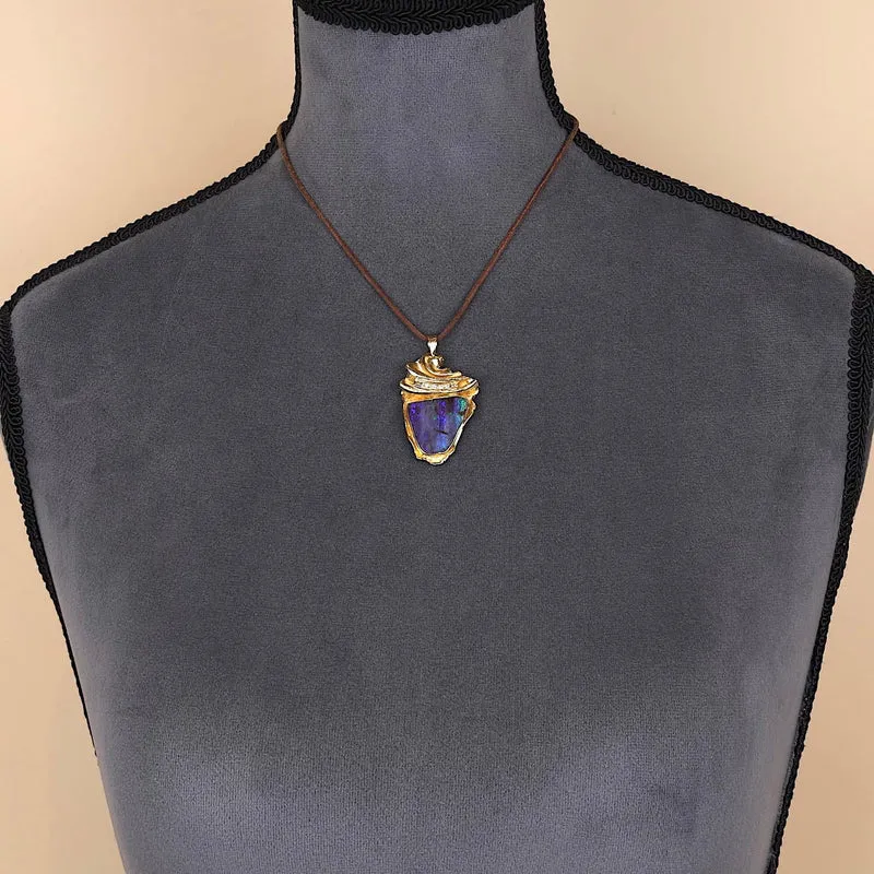 Opal auf der Bühne