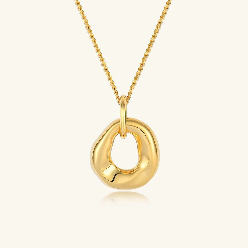 Goldene Creolen-Halskette