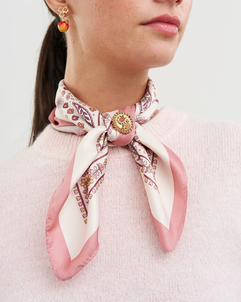 Eve Floral Brooch in Gold