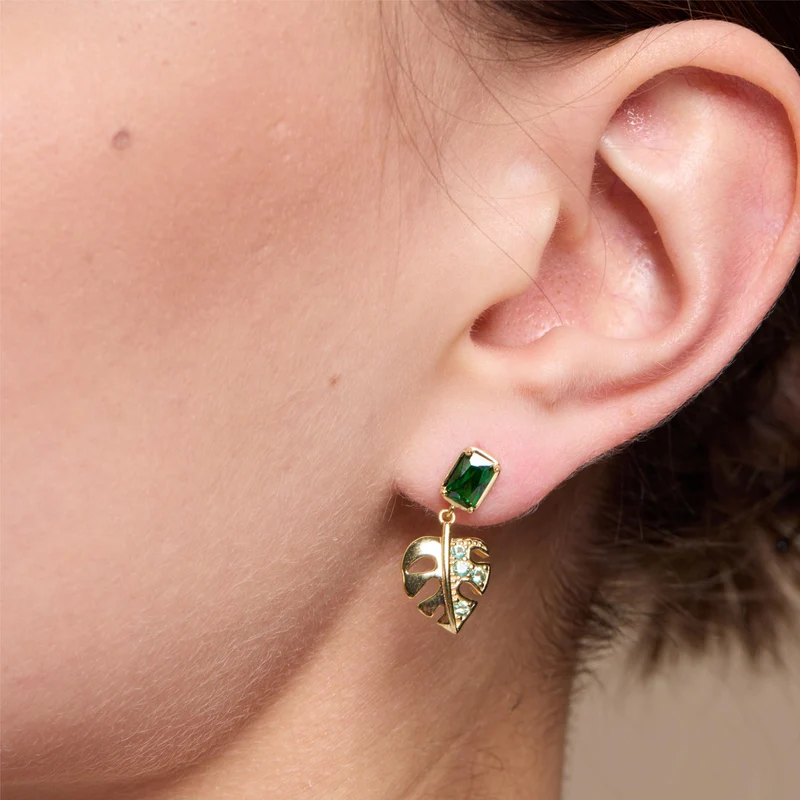 Modische Ohrringe mit Blatt-Anhänger