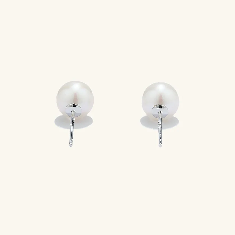Charmante Süßwasserperlen-Ohrstecker, 7–7.5 mm
