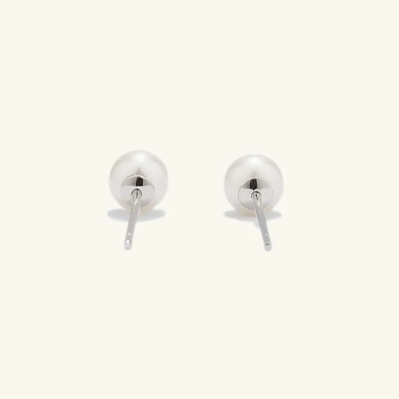 Charmante Süßwasserperlen-Ohrstecker, 4.5–5 mm