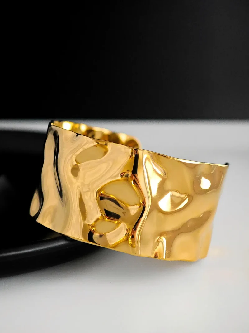 Bold Sculpted Armreif