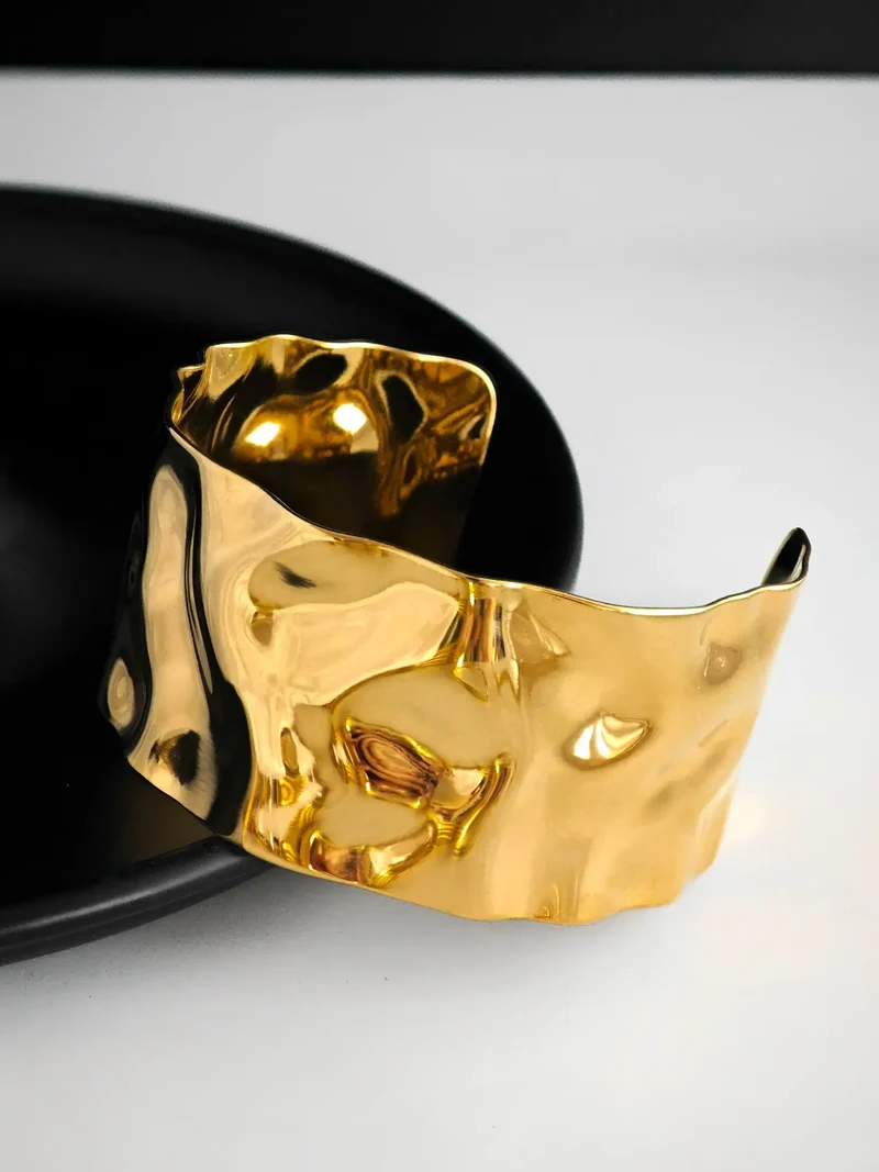 Bold Sculpted Armreif