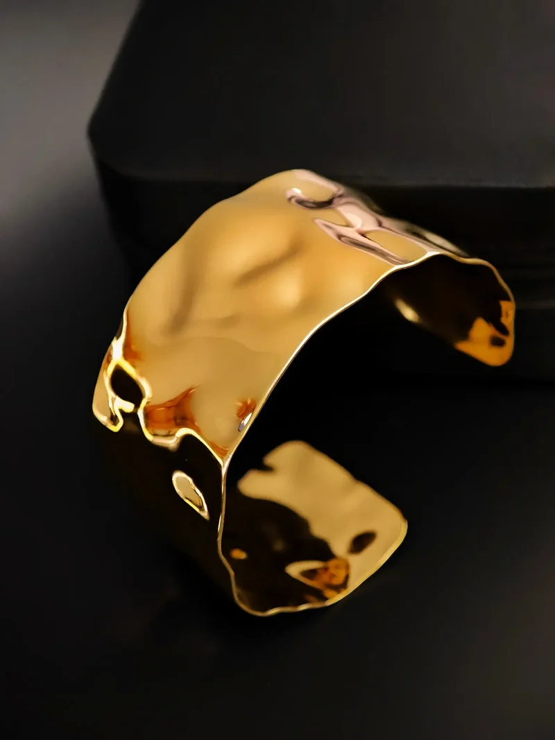 Bold Sculpted Armreif