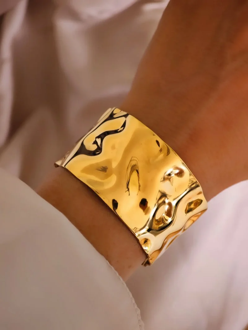 Bold Sculpted Armreif