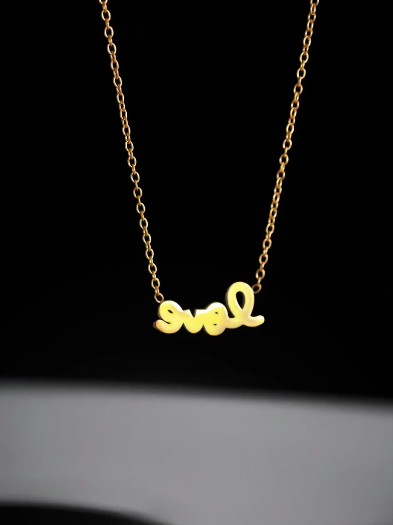 Scripted Love Halskette