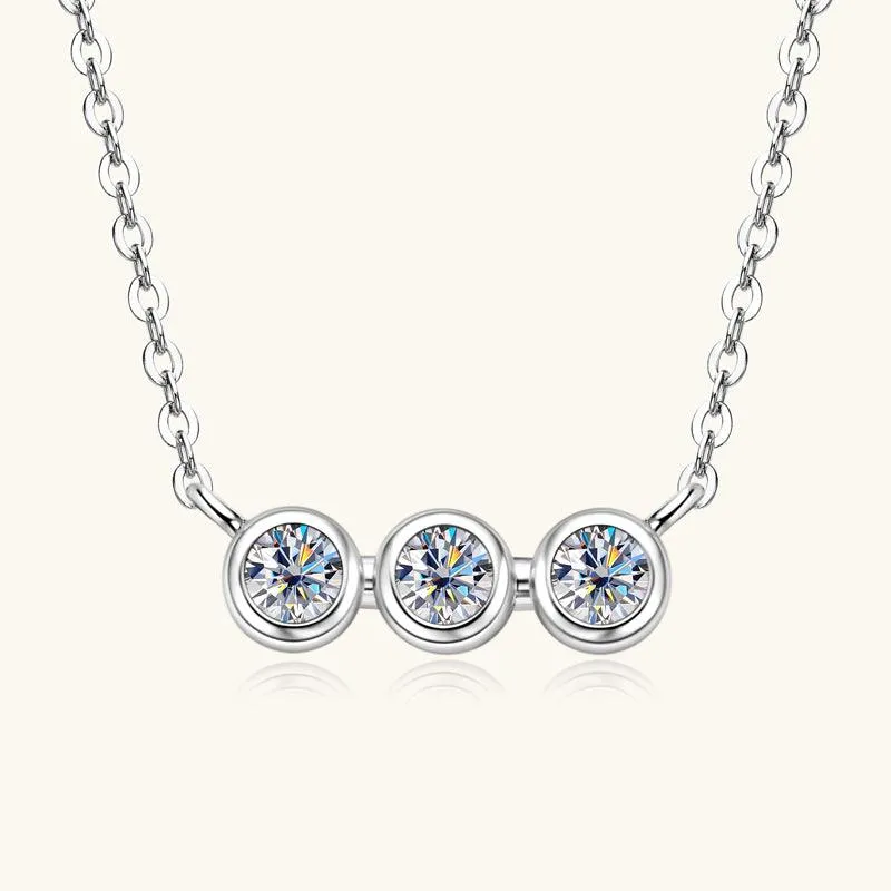 Triple Blessings Premium Moissanit-Anhänger-Halskette