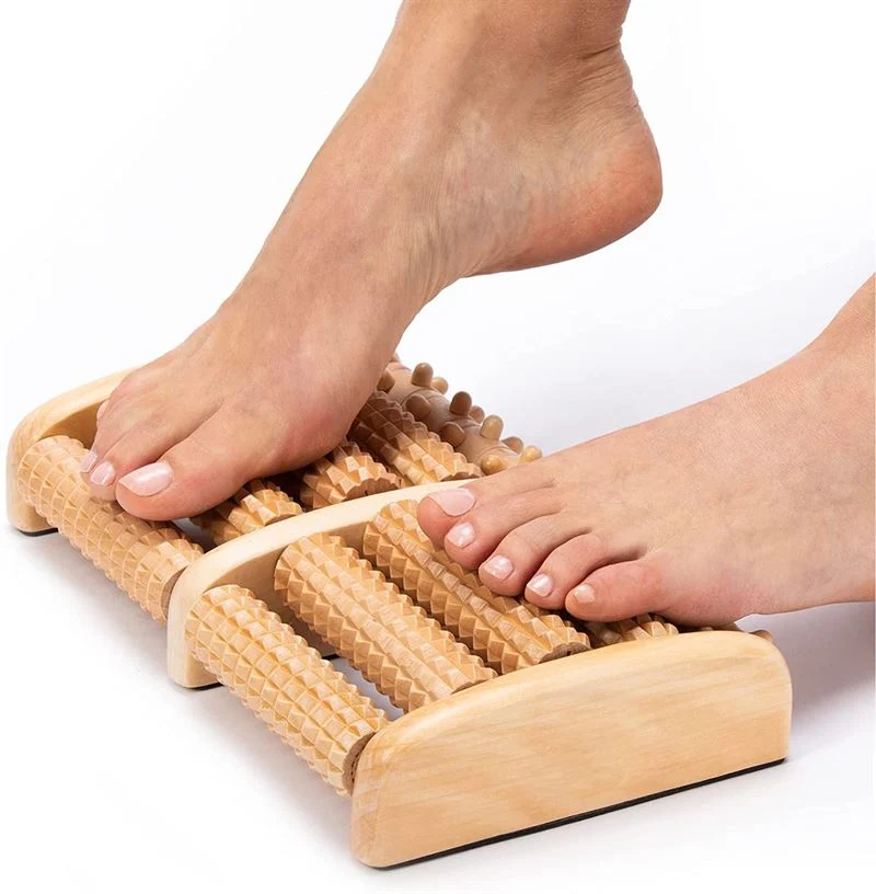 Fußmassagerolle aus Holz – mit 10 Akupressur-Rollen