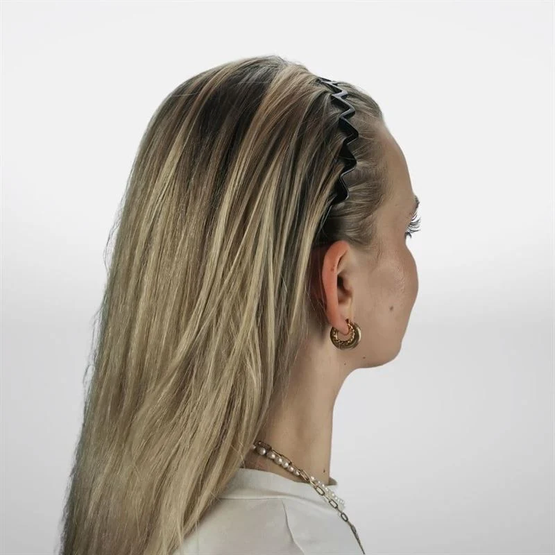Haarreif SOHO Tine – Schwarz mit Zickzack-Design