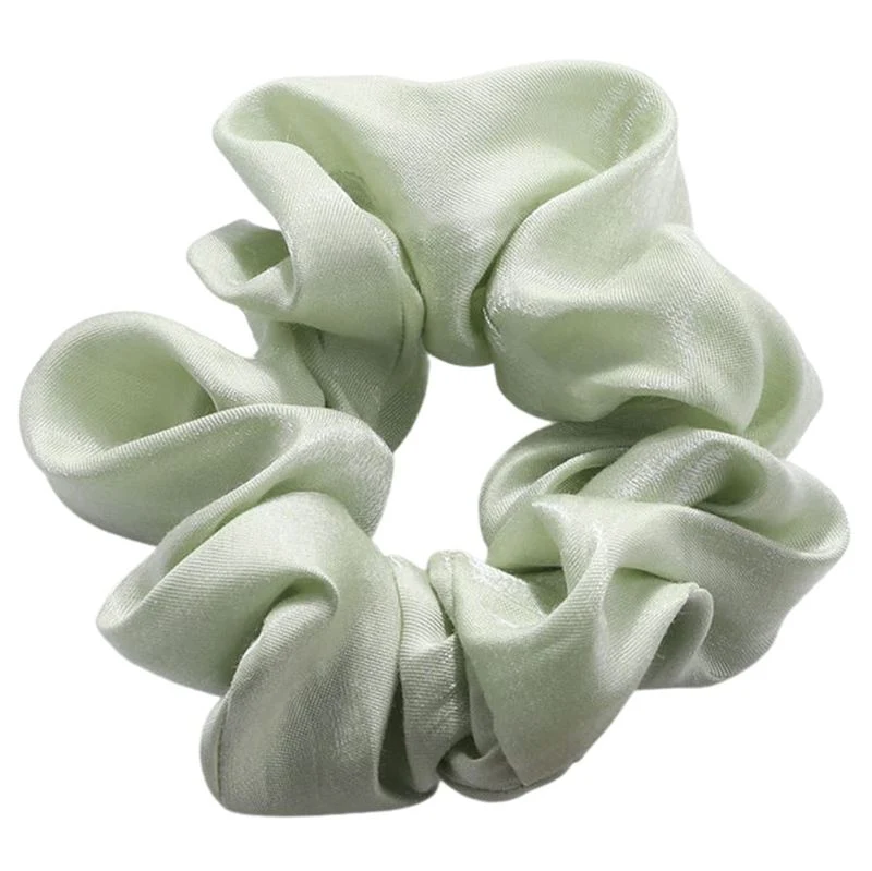SOHO Scrunchie Gwen – Hellgrün aus Satin