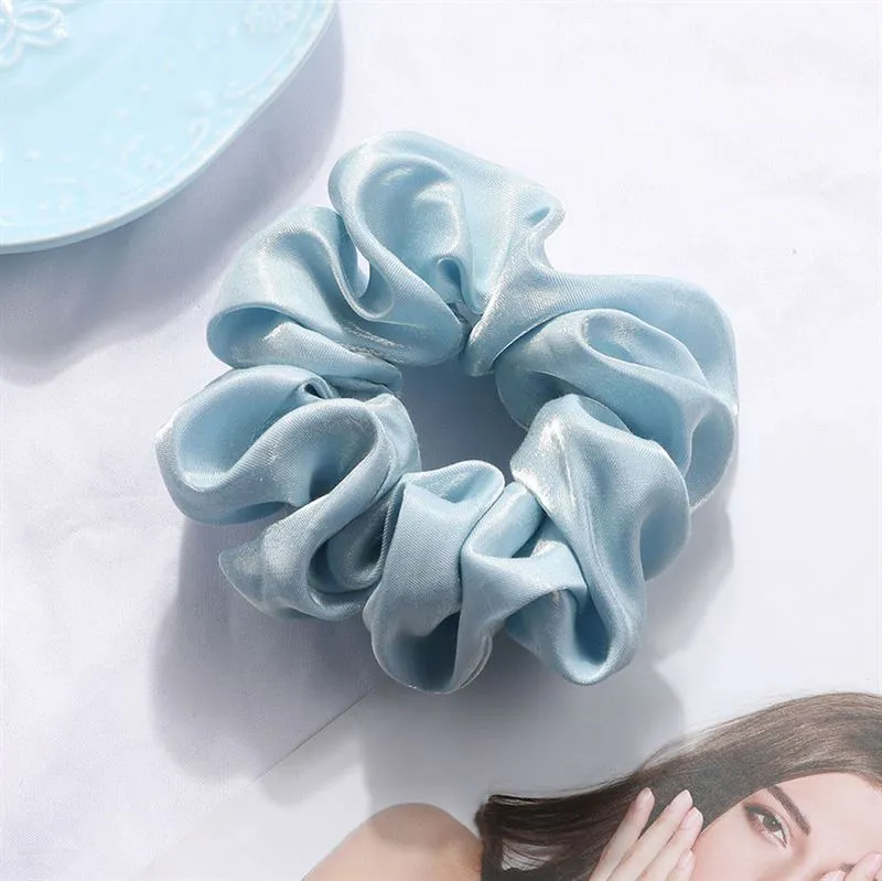 Scrunchie – SOHO Gwen aus Kunstseide – Hellblau