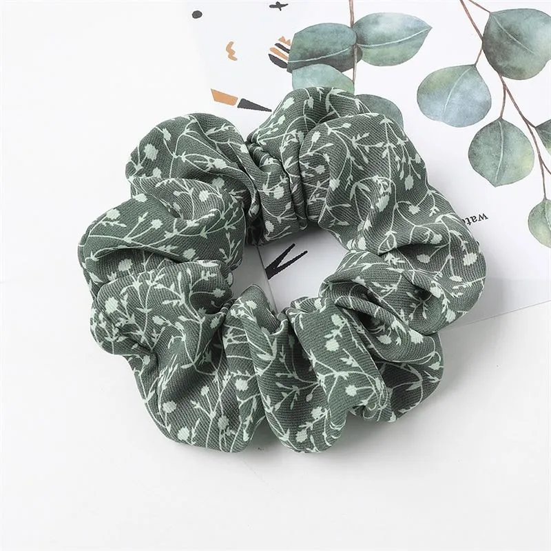 Scrunchie – Grün mit Blumenmuster – SOHO Ries
