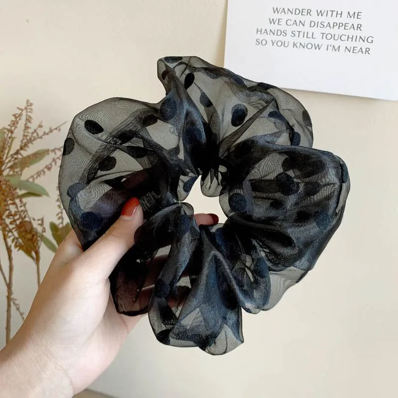 SOHO Scrunchie XL – Organza mit Punkten – Schwarz