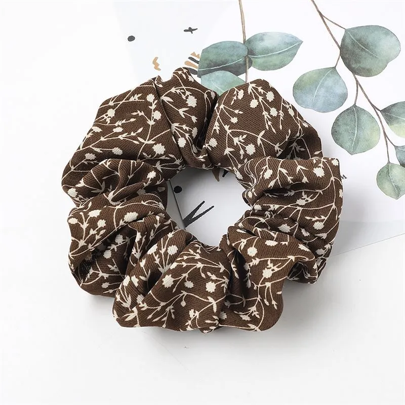 Scrunchie – Braun mit Blumenmuster
