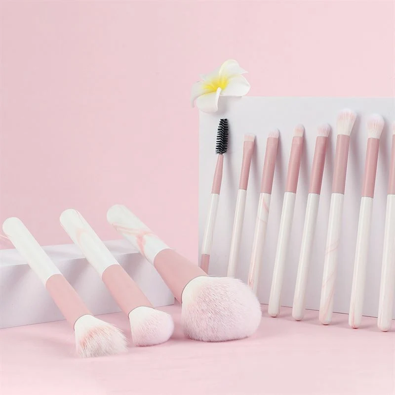 Technique PRO Blooming Make-up-Pinsel – 12 Make-up-Pinsel mit Becher-Etui