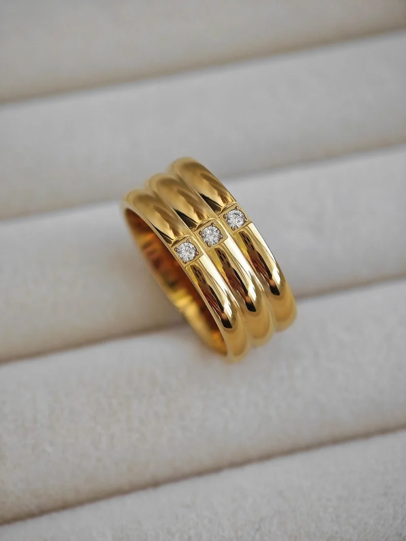 Classy Glow Ring