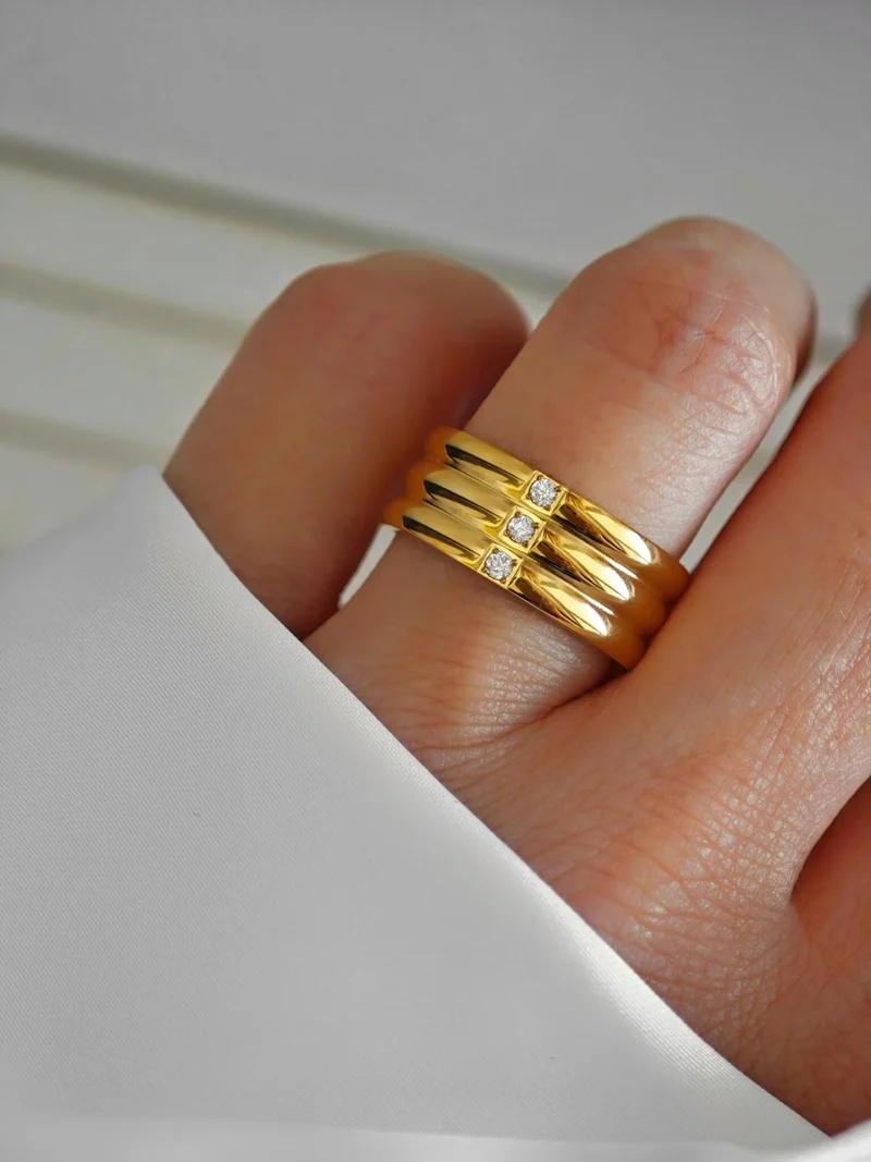 Classy Glow Ring