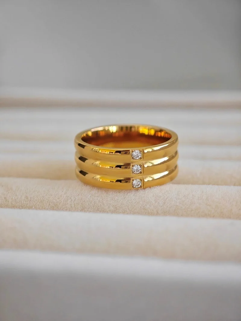 Classy Glow Ring
