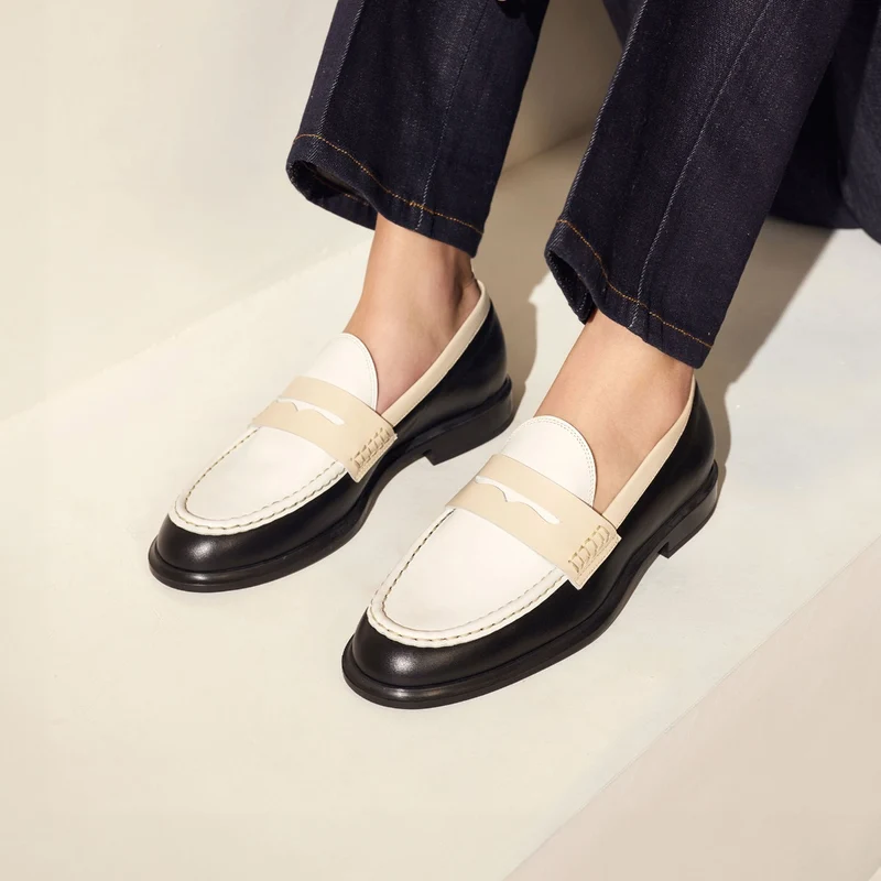 Isabel Bernard Vendôme Blandine Schwarz-Weiß Kalbsleder Loafers mit weißen Details IB51015-10170-36