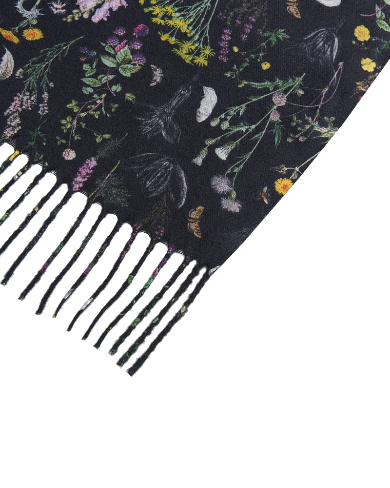 Wilderness Scarf in Black