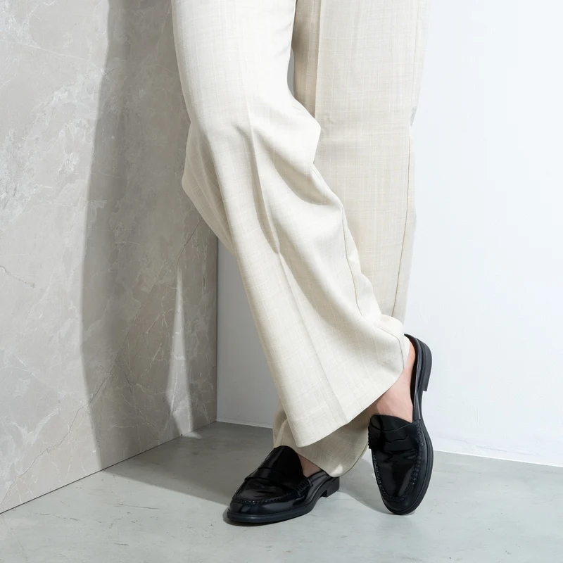 Isabel Bernard Vendôme Blandine schwarze Spazzolato-Leder-Pantoletten IB51016-601-35