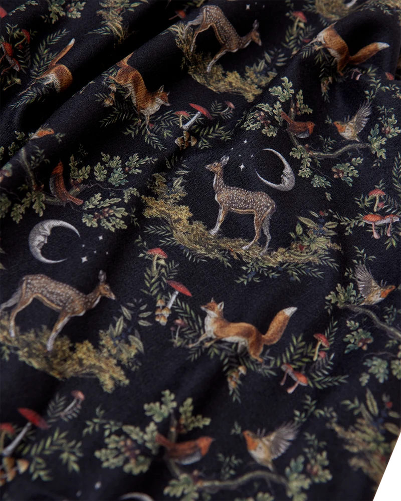 A Night's Tale Woodland Scarf in Black