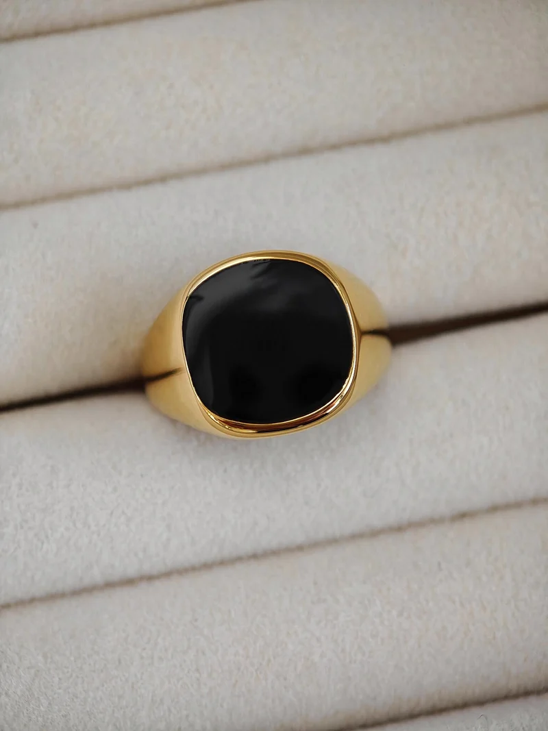 Siegel Ring Golden Black