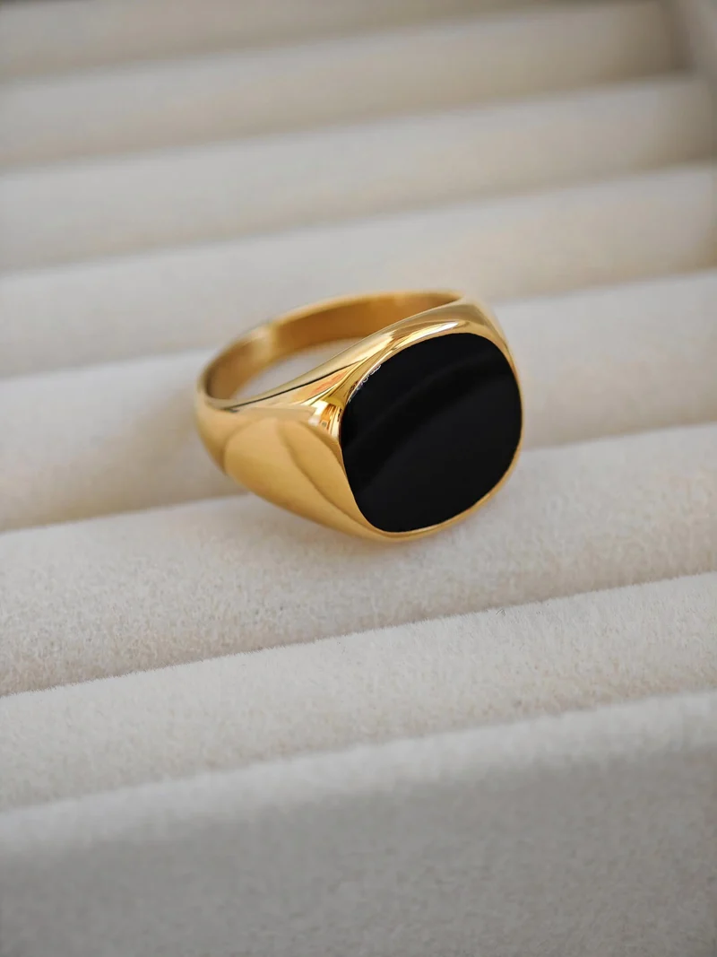 Siegel Ring Golden Black