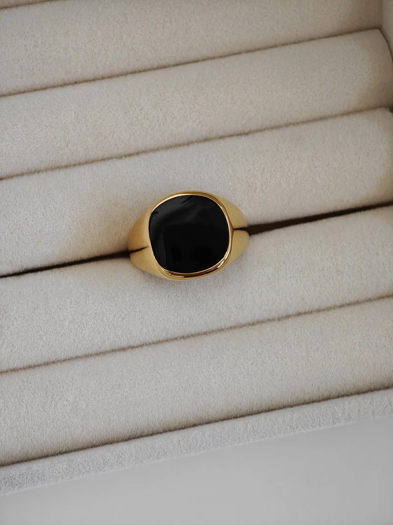Siegel Ring Golden Black