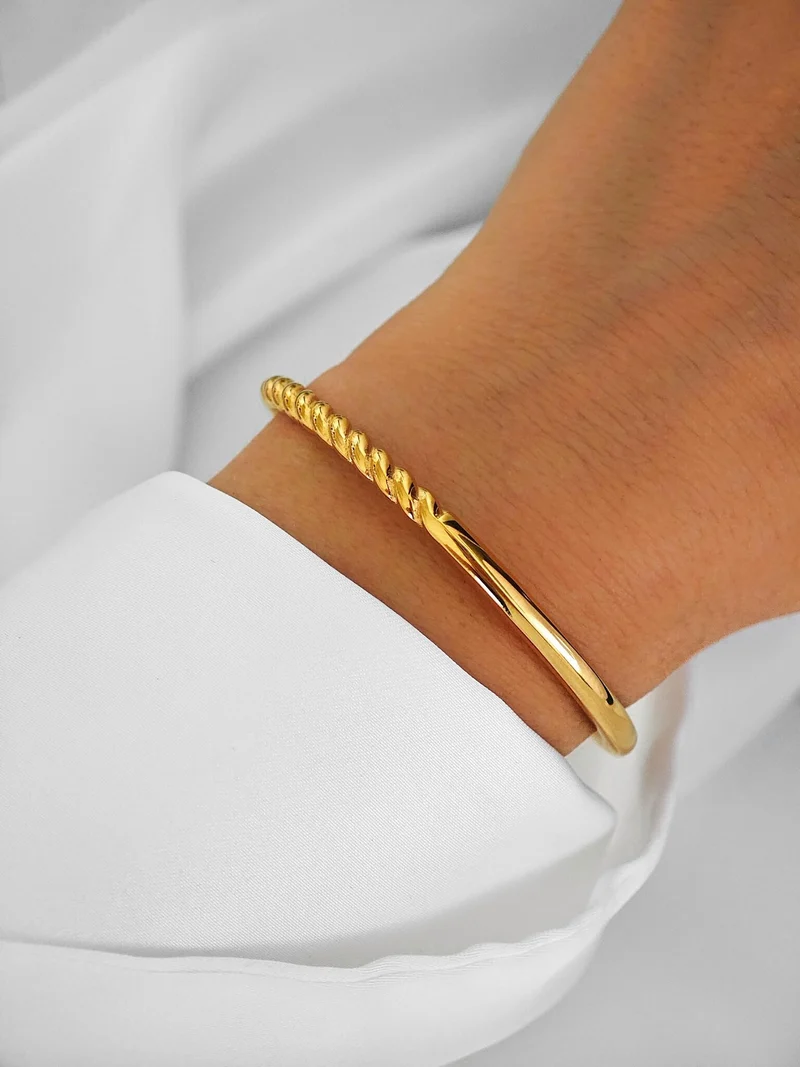 Classy Twist Armreif