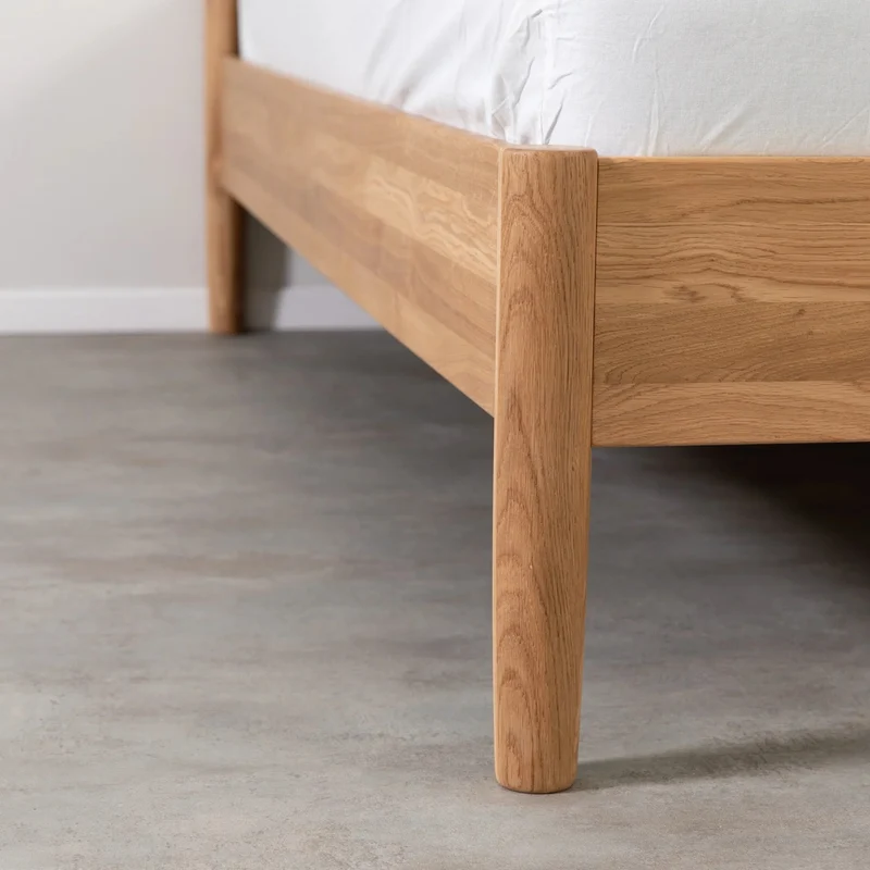 AURA-Bett aus massiver Eiche | VESKOR