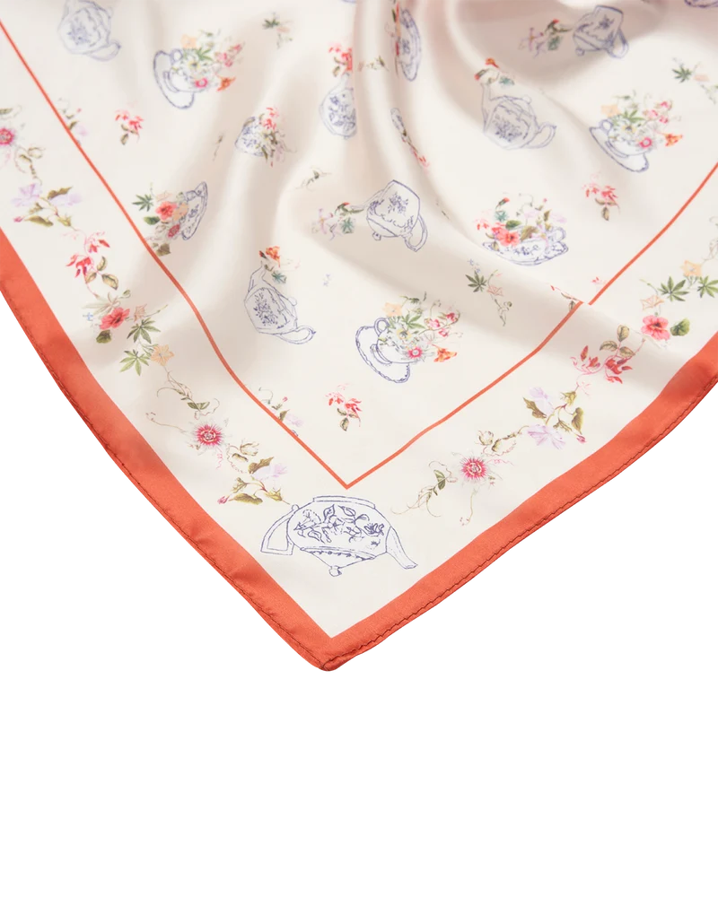 High Teacups Scarf in Cream