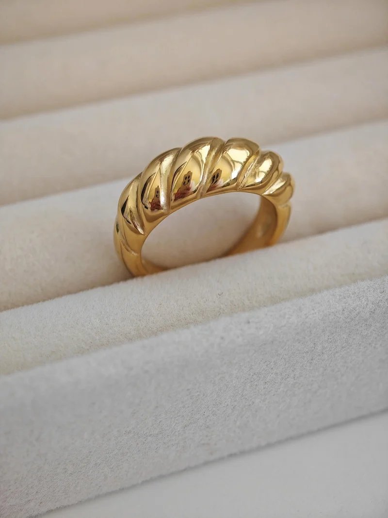 Croissant Ring