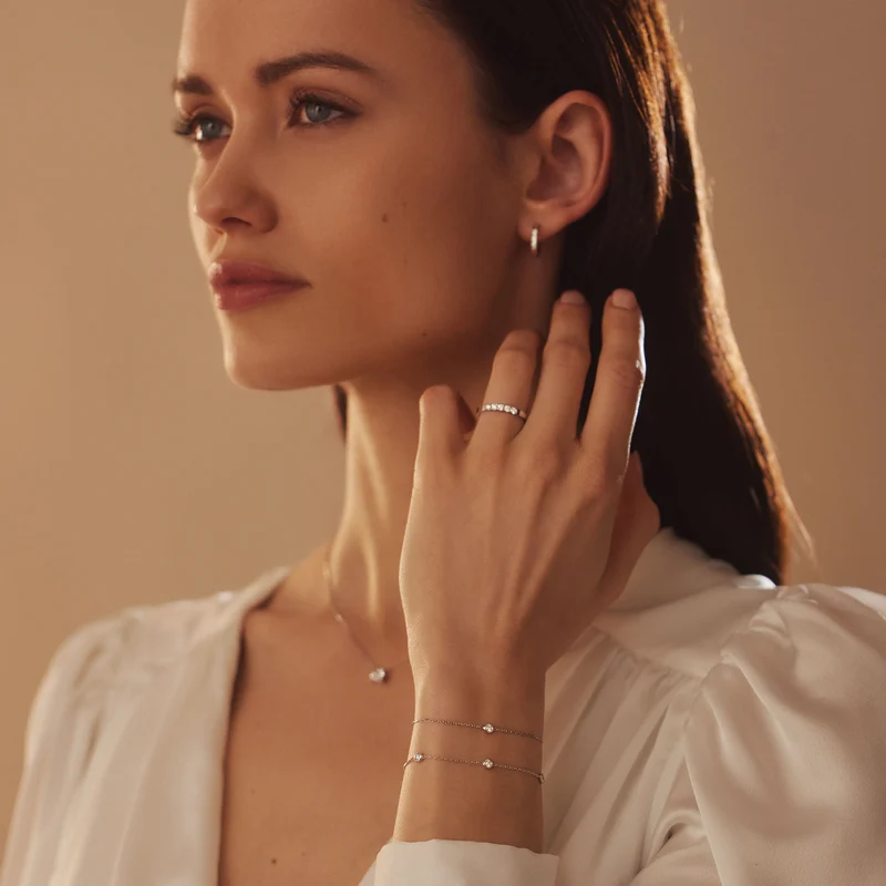 Isabel Bernard De la Paix Madeline 14 Karat | Weißgold Reif-Ohrringe | Diamant 0.15 Karat | IBD360017