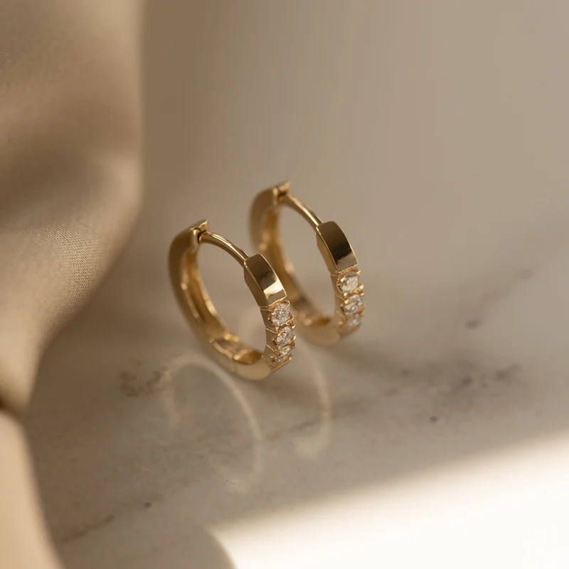 Isabel Bernard De la Paix Madeline 14 Karat | Gold Reif-Ohrringe | Diamant 0.15 Karat | IBD360018
