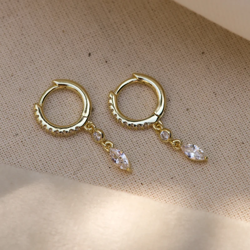 Karma 925 Sterling Silberen Goldfarbene Zirconia Hanging Creolen A68GP