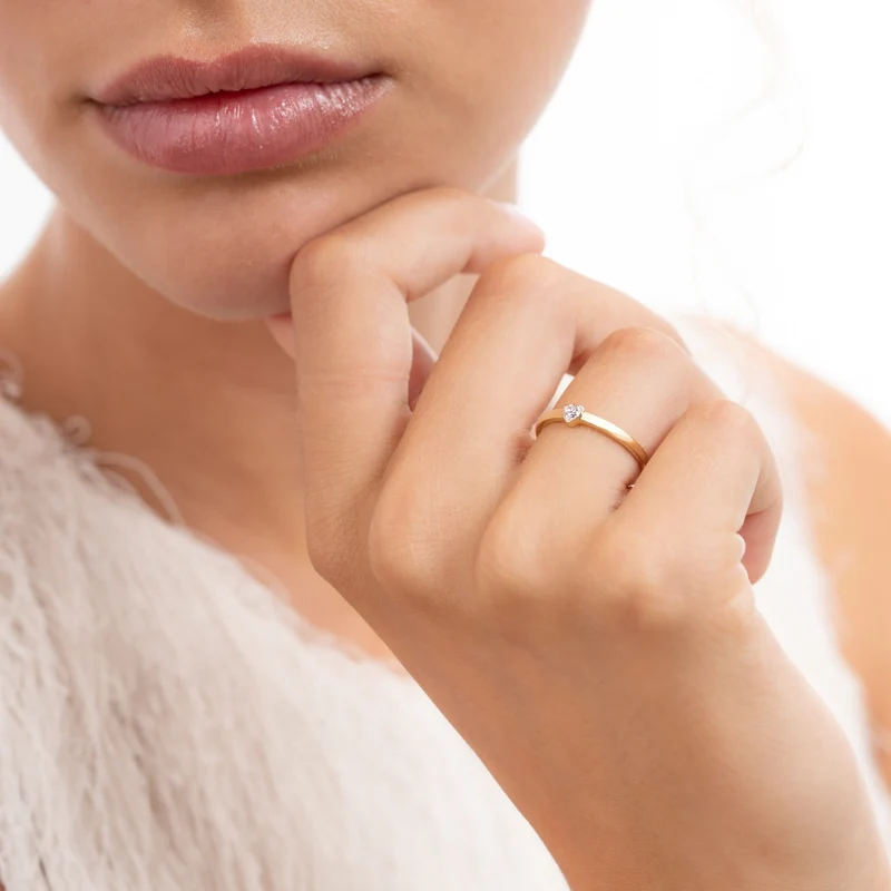 Isabel Bernard Rivoli Amore 14 Karat Gold Stapelring mit Zirkonia-Stein IB330109-50
