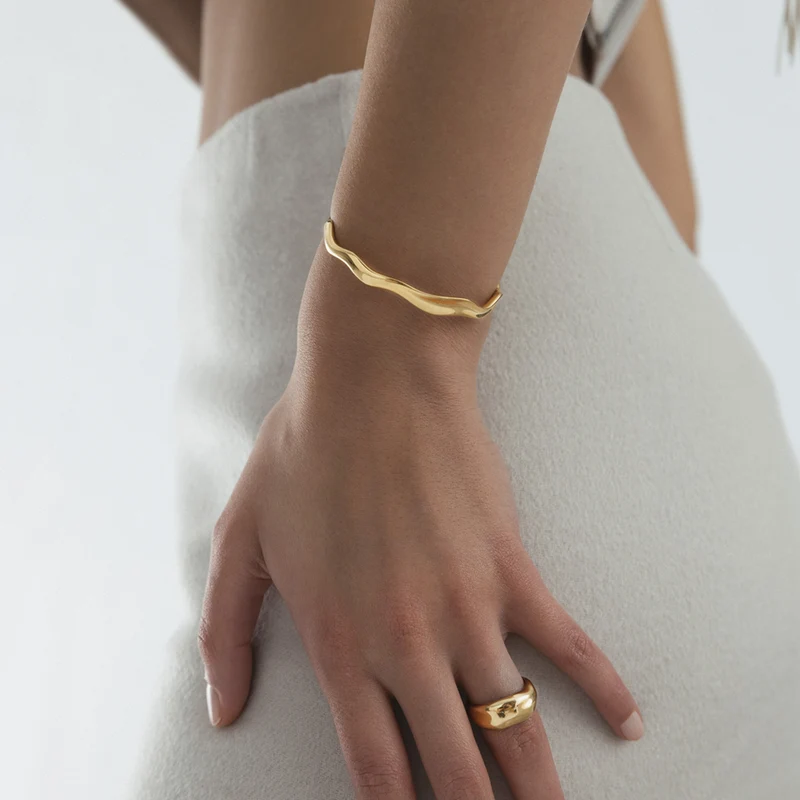 Mockberg Wavy Bolded Cuff Bracelet MB0173