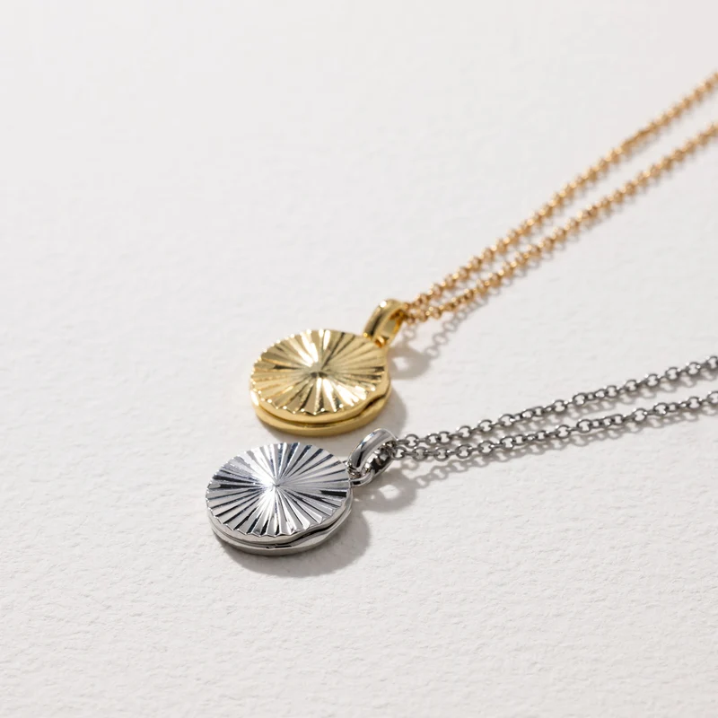 Sunray locket gold