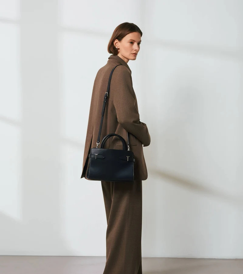 Sac à main moyen modèle Emie en cuir lisse et refente de velours
