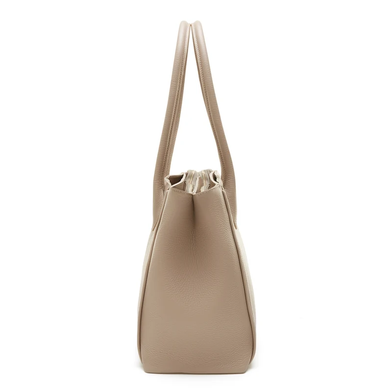 Isabel Bernard Honoré Cloe Taupe Handtasche aus Kalbsleder IB25016