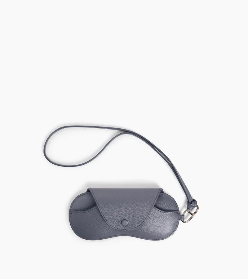 Etui à lunettes charms en cuir grainé